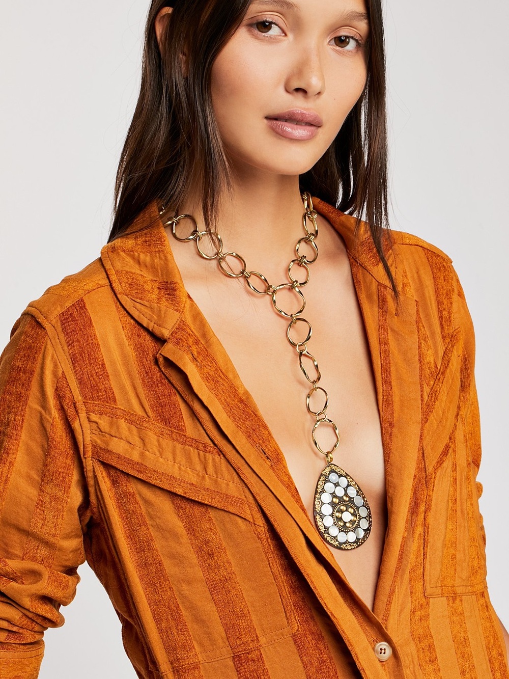BKE Gold Link Necklace with White Accent Teardrop Pendant